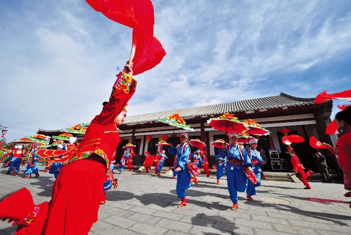 取自 《陕北榆林过大年》· 秧歌一舞动四方
